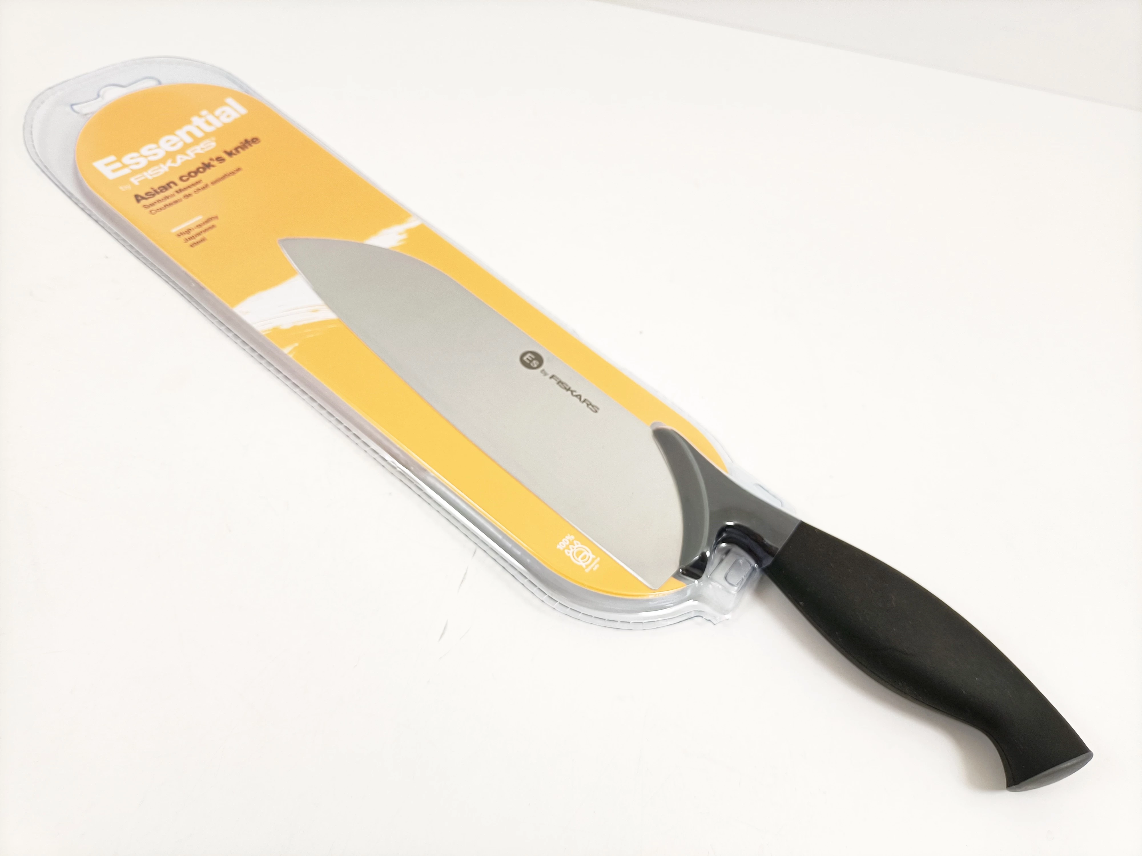 سكين سانتوكو Fiskars بطول 18 سم
